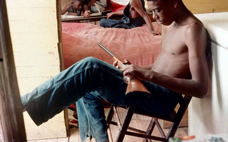 Arquivo:Negro-armado.png