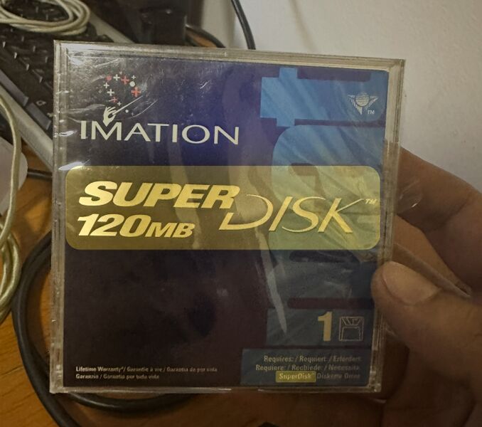 Arquivo:Imac-g3-superdisk-floppy02.jpg
